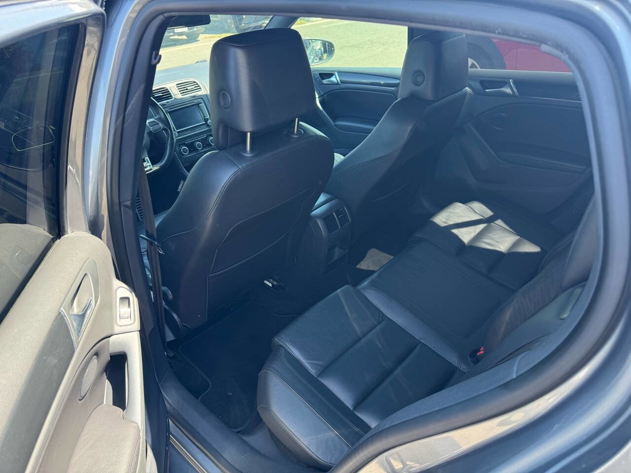 Used 2010 Volkswagen GTI 4-Door image 15