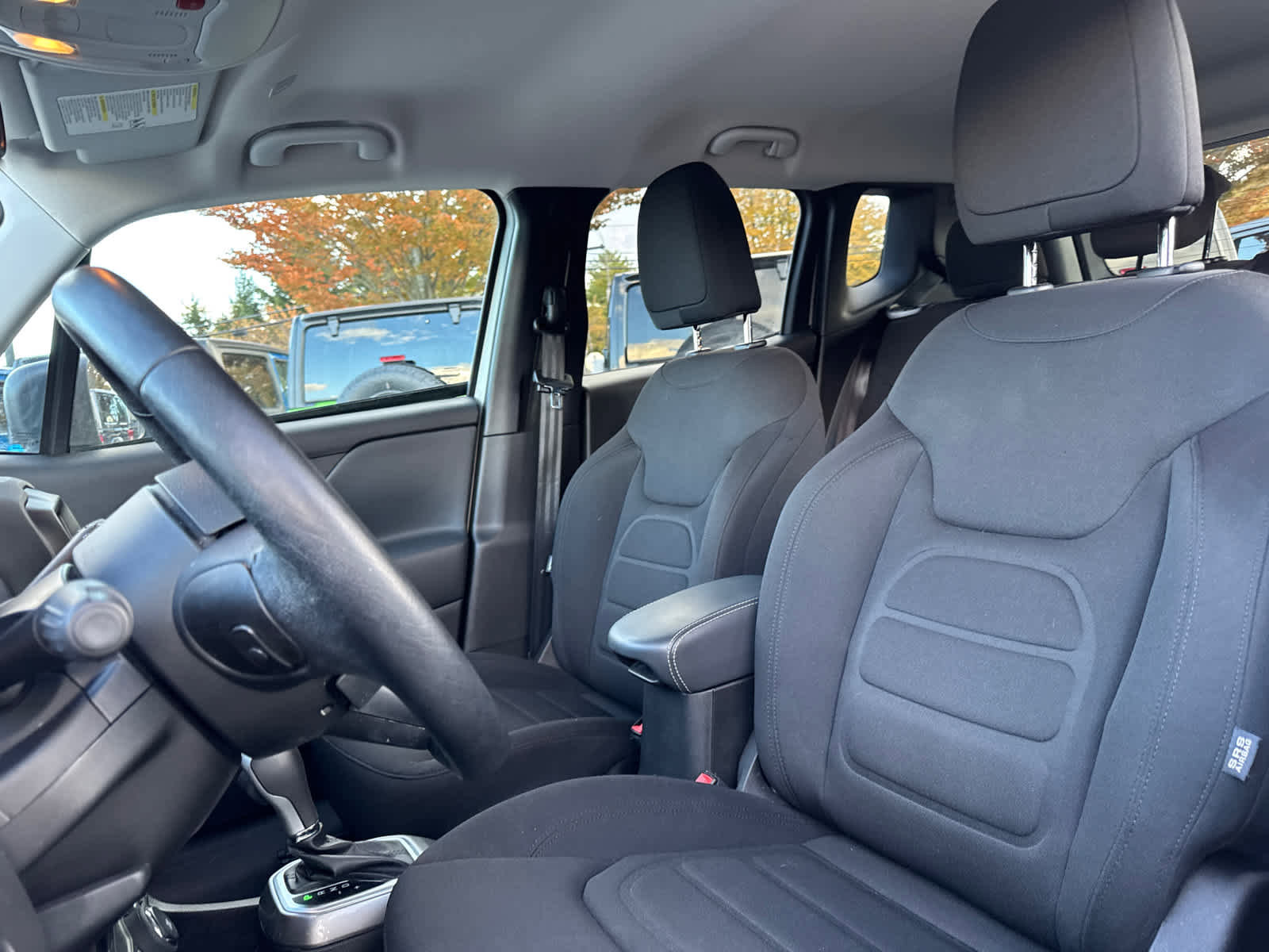 Used 2022 Jeep Renegade Latitude w/ Convenience Group image 13