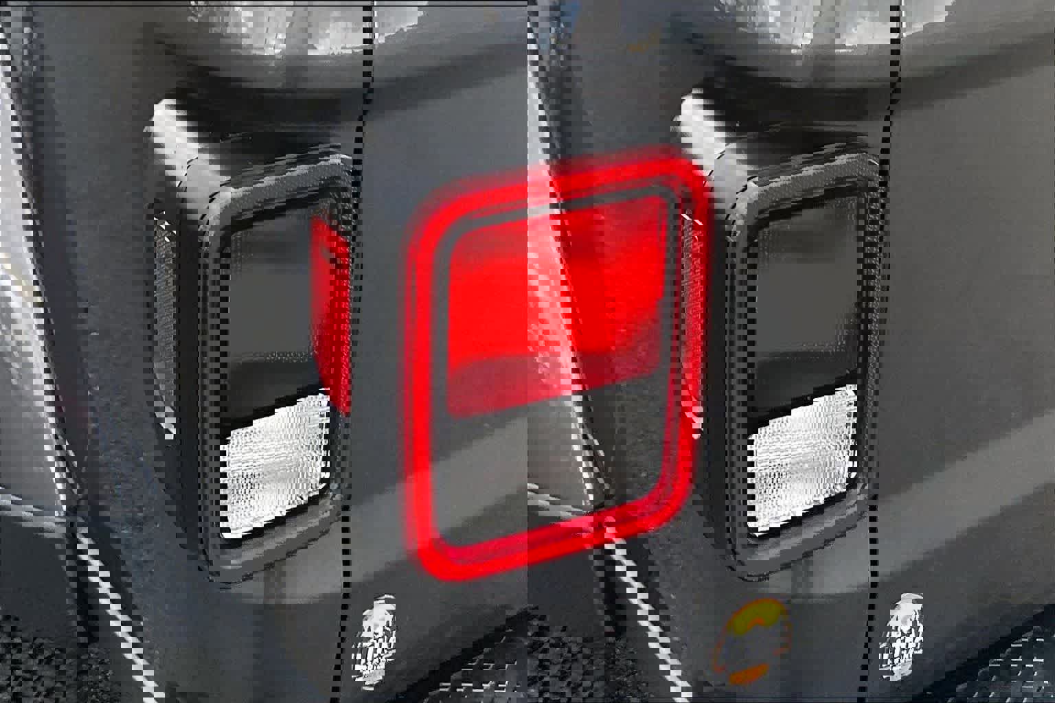 Used 2024 Jeep Gladiator Sport image 32