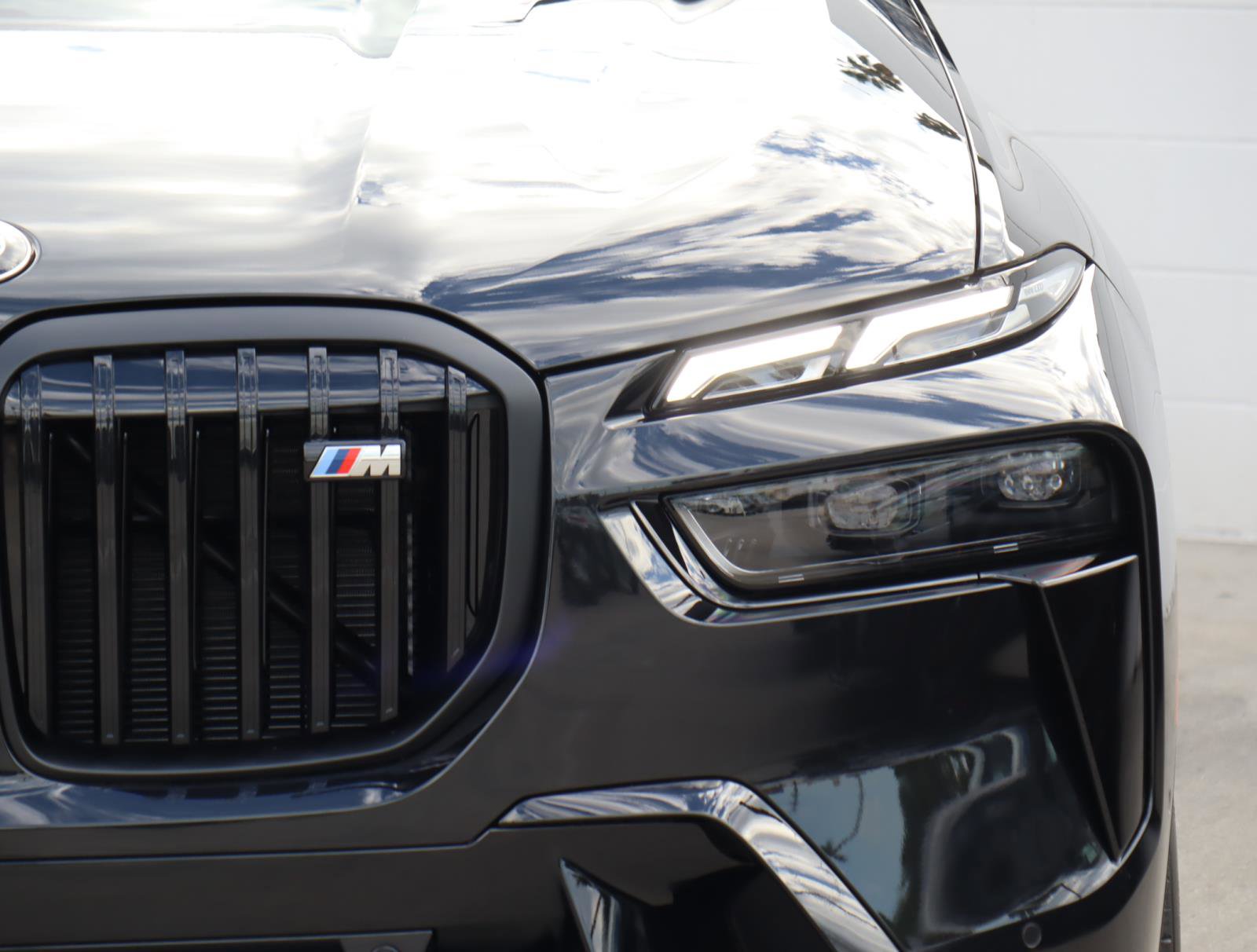 New 2026 BMW X7 M60i image 4