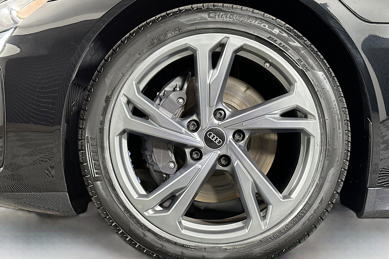 Used 2022 Audi e-tron GT Premium Plus image 11