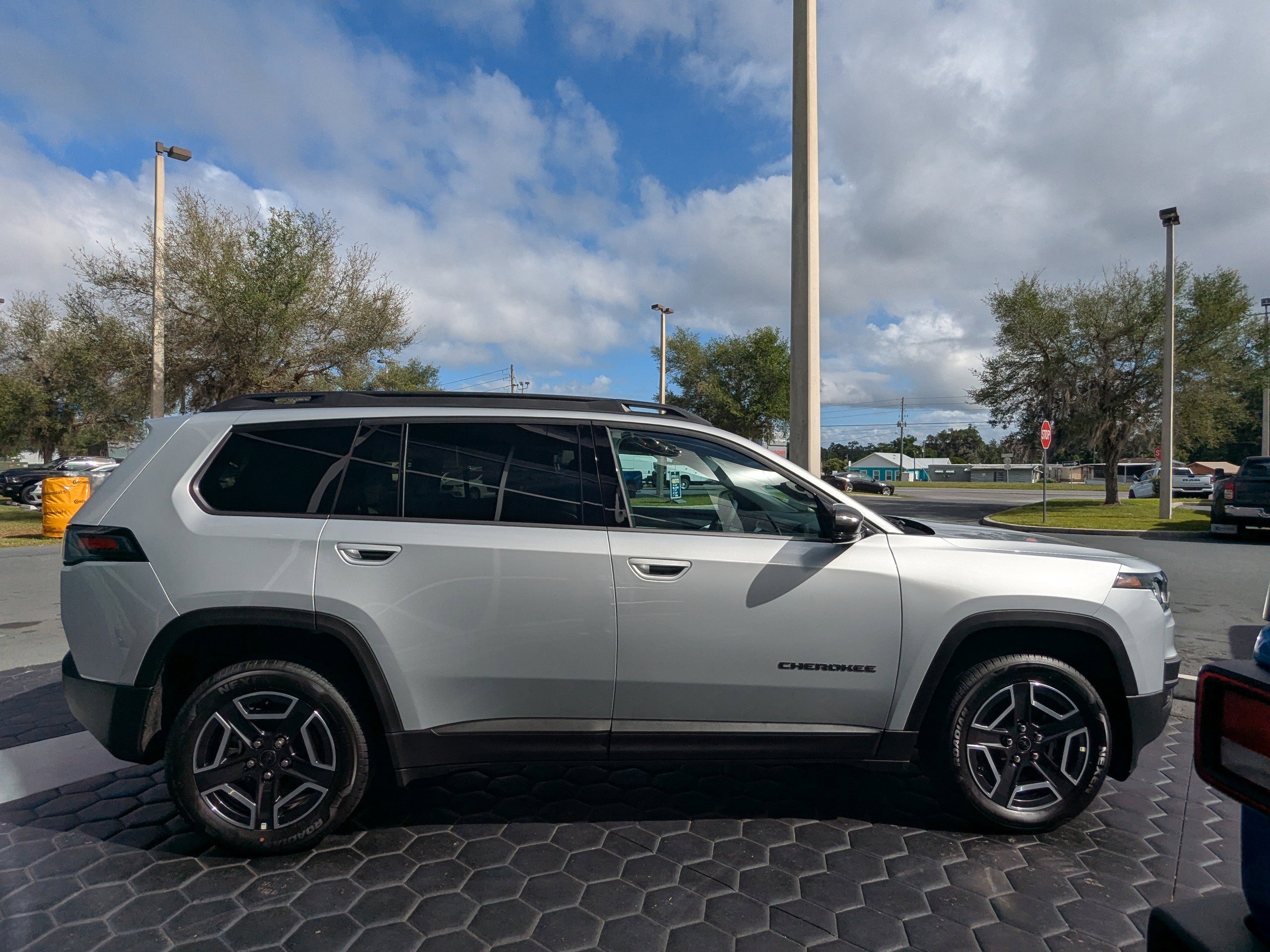 New 2026 Jeep Cherokee Limited image 3