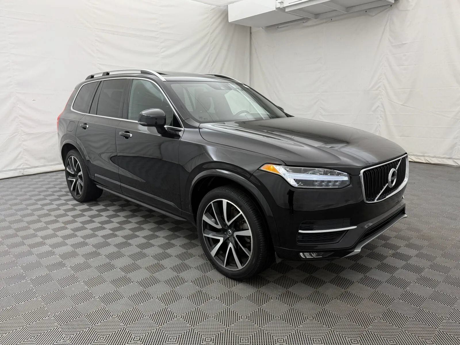 Used 2019 Volvo XC90 T6 Momentum w/ Protection Package Premier AWD/4WD image 4
