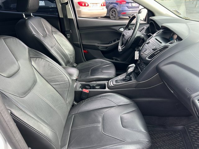 Used 2015 Ford Focus SE w/ Equipment Group 201A image 32