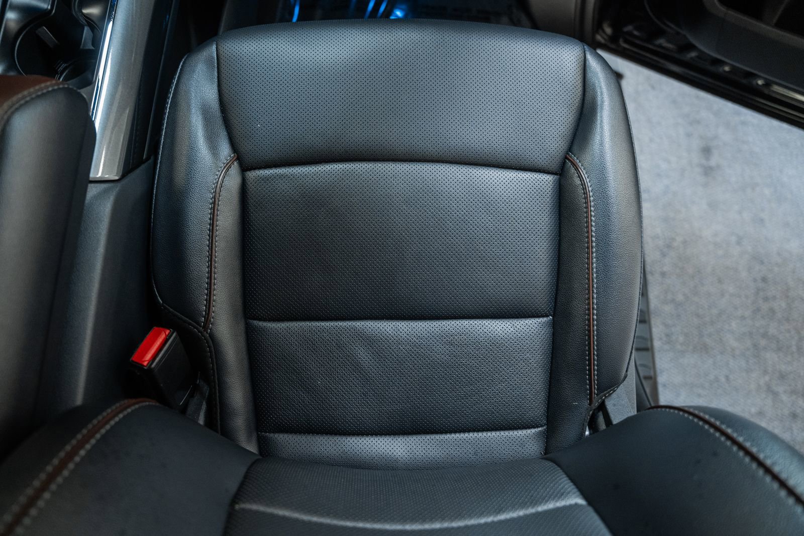 Certified 2023 Ford F150 Lariat w/ Equipment Group 502A High image 35