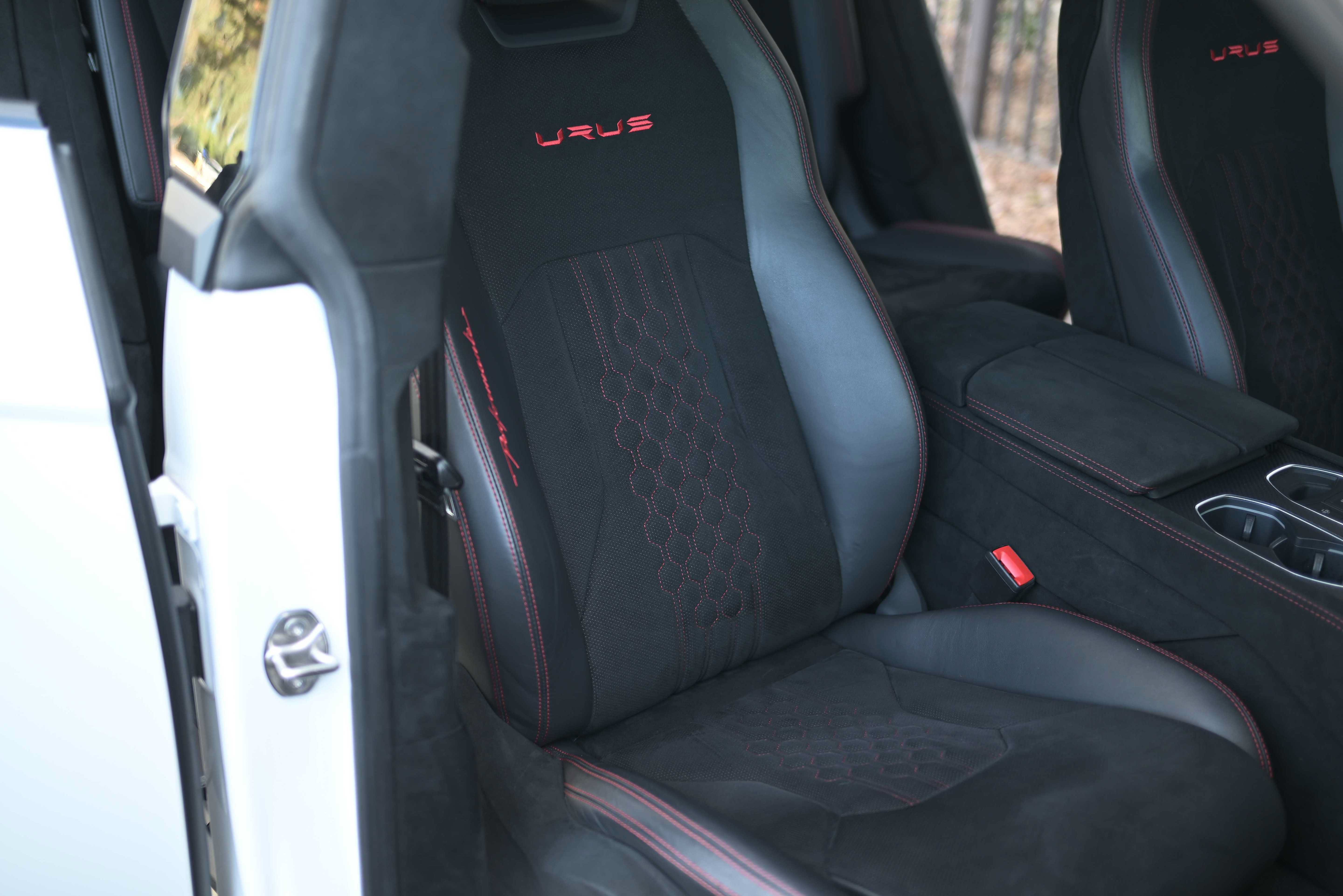 Used 2023 Lamborghini Urus Performante AWD/4WD image 17