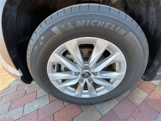 Used 2023 Toyota Corolla Cross LE image 6