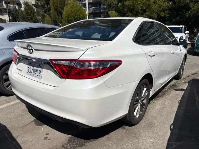 Used 2017 Toyota Camry XLE FWD image 3