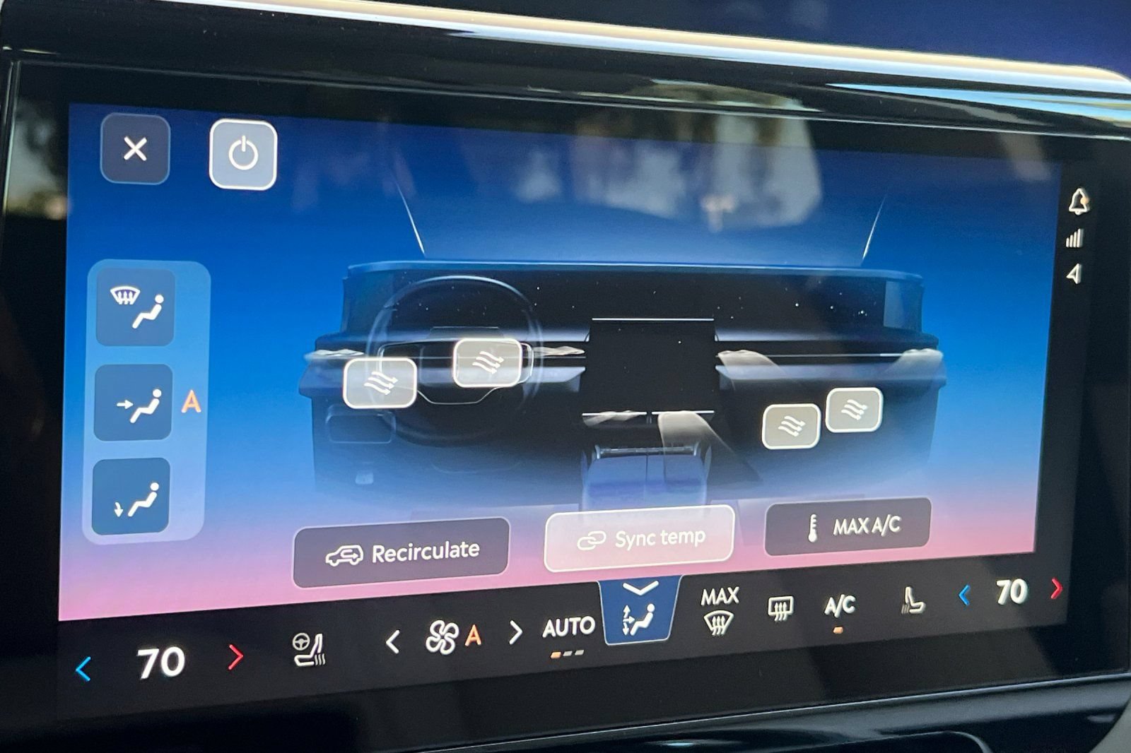 New 2026 Lincoln Nautilus Premier AWD/4WD image 18