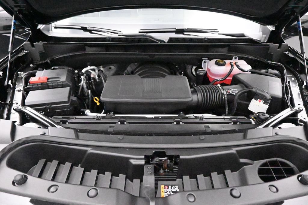 New 2026 GMC Yukon XL AT4 Ultimate w/ LPO, Floor Liner Package AWD/4WD image 32