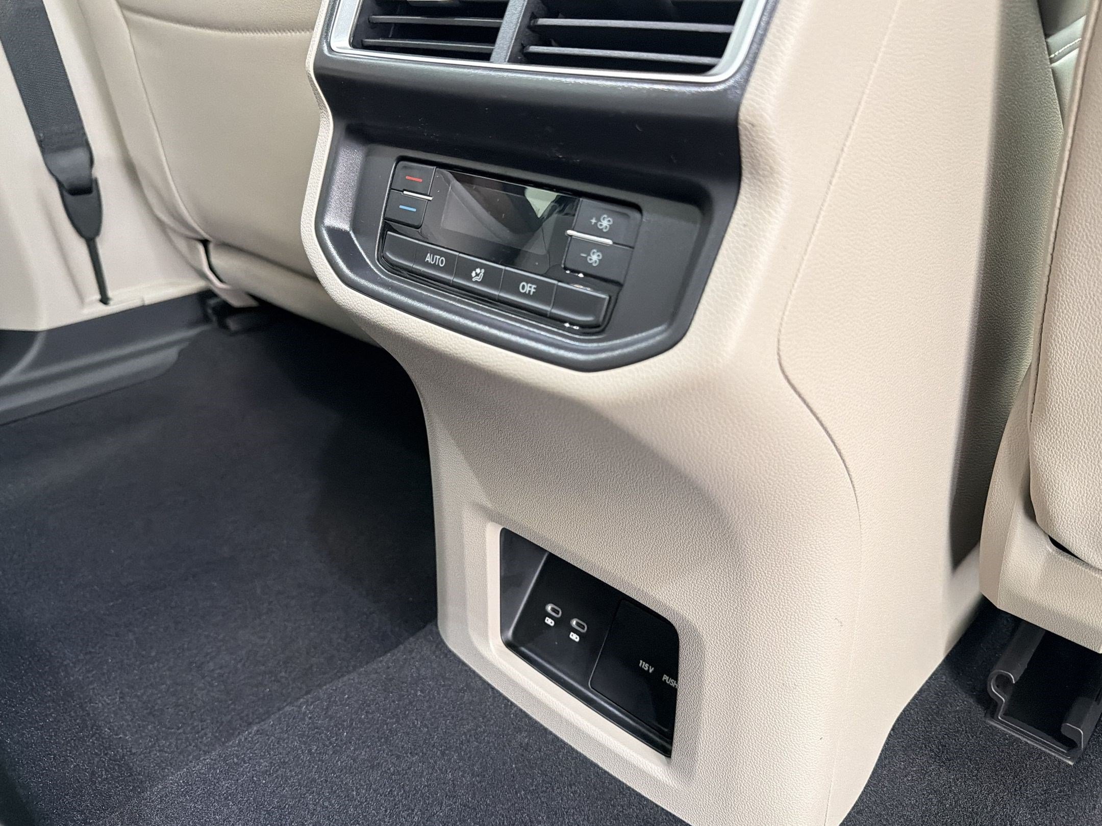 New 2026 Volkswagen Atlas SE FWD image 32