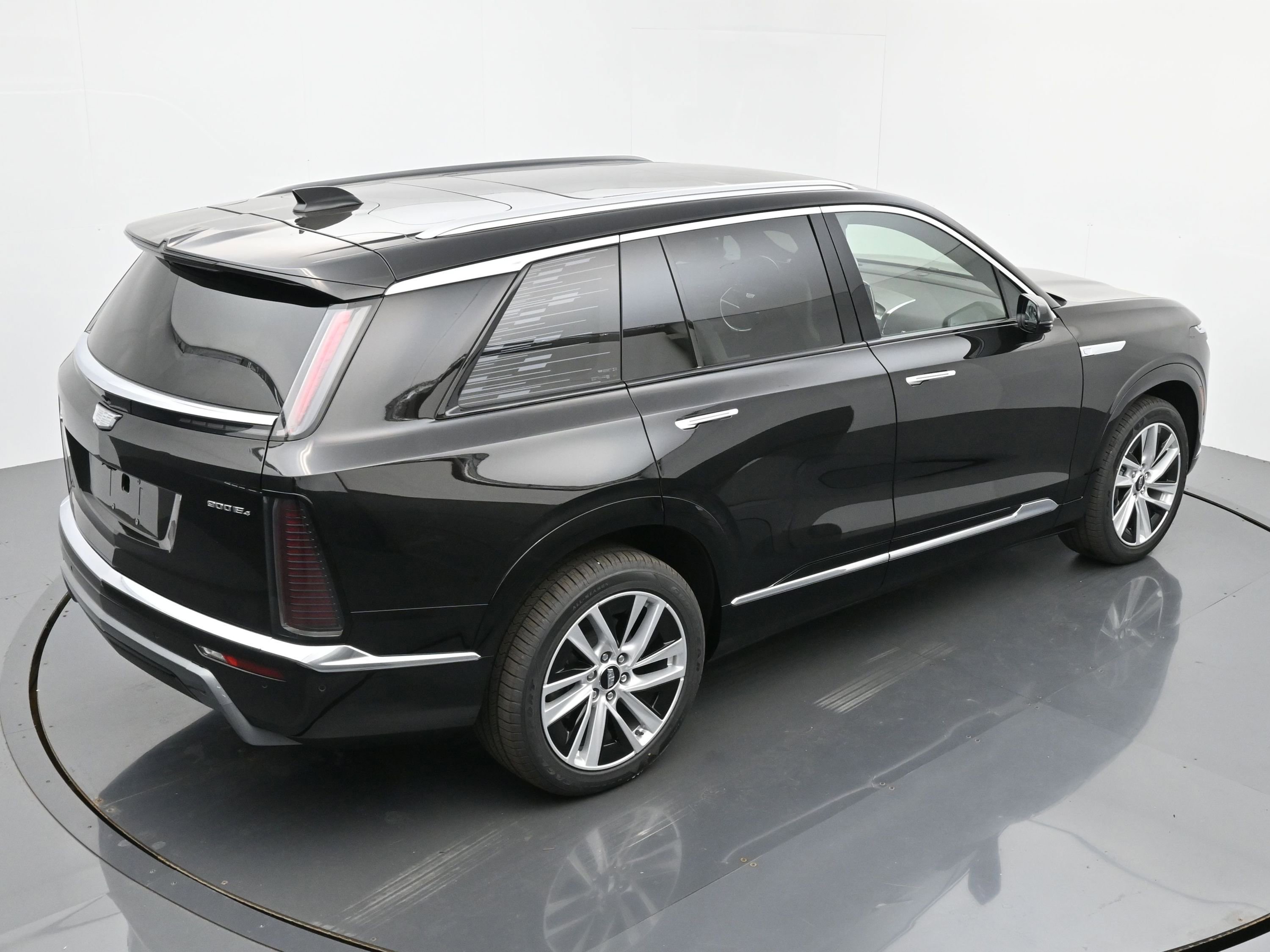 New 2026 Cadillac Vistiq Luxury w/ LPO, Floor Liner Package image 27