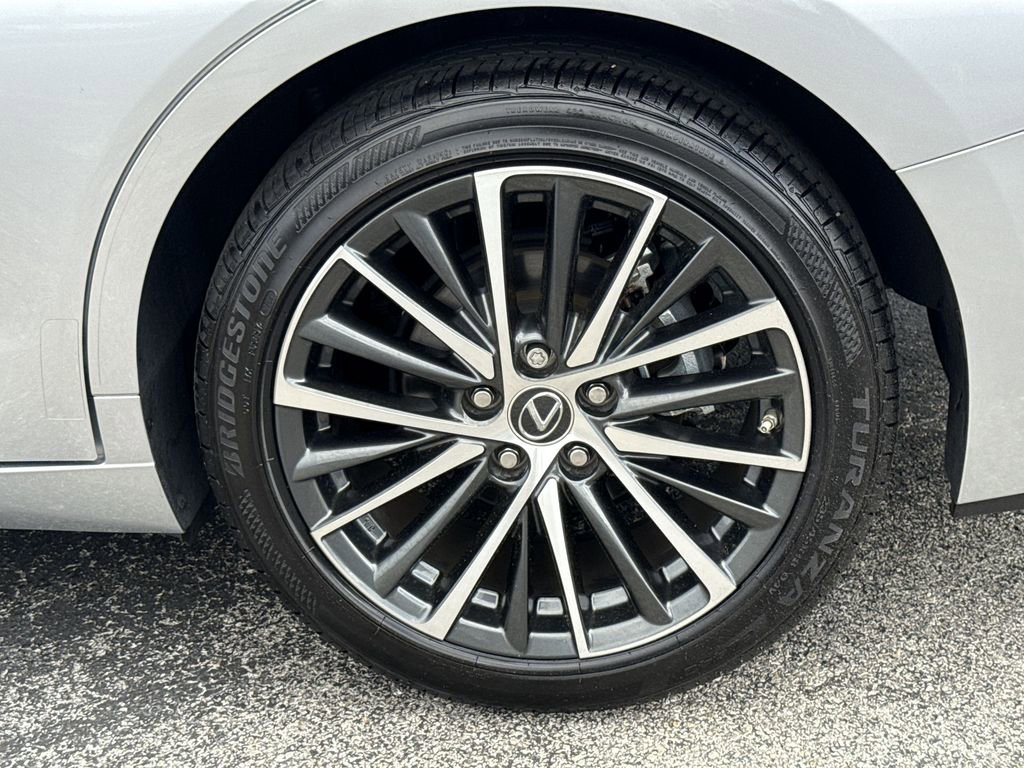 Used 2025 Lexus ES 350 w/ Premium Package image 31