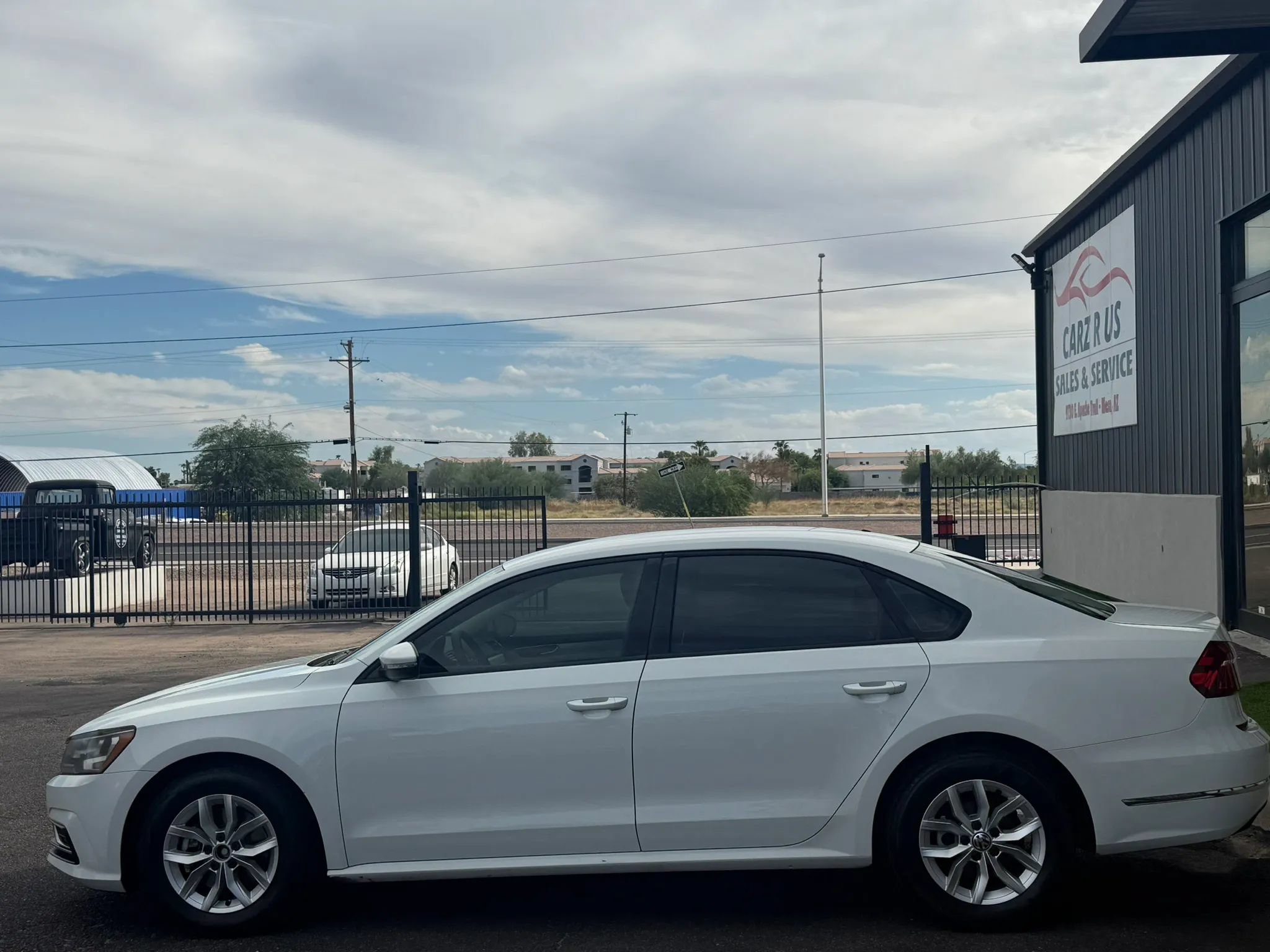 Used 2018 Volkswagen Passat 2.0T S FWD image 3