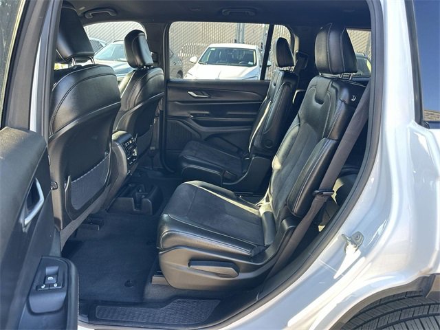 Used 2023 Jeep Grand Cherokee L Laredo image 23
