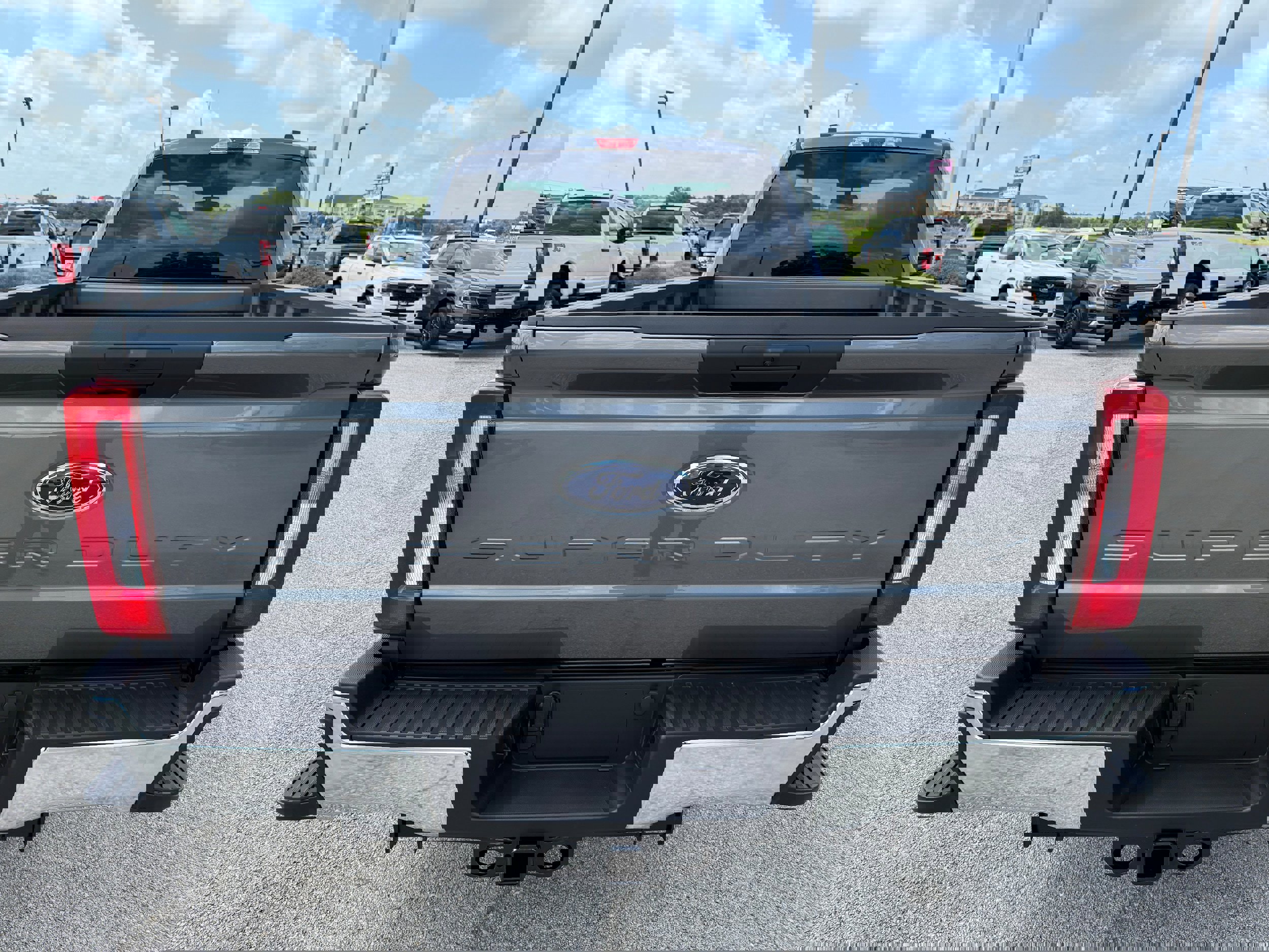 New 2025 Ford F250 XLT w/ FX4 Off-Road Package AWD/4WD image 11