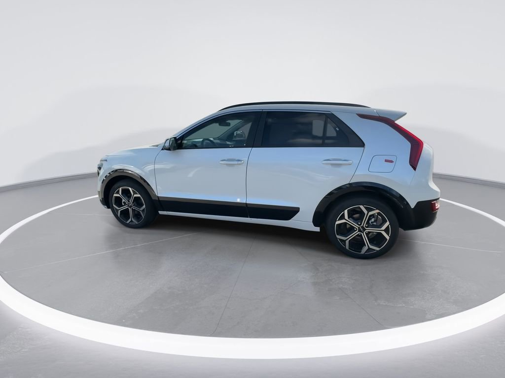 Used 2025 Kia Niro SX Touring image 6