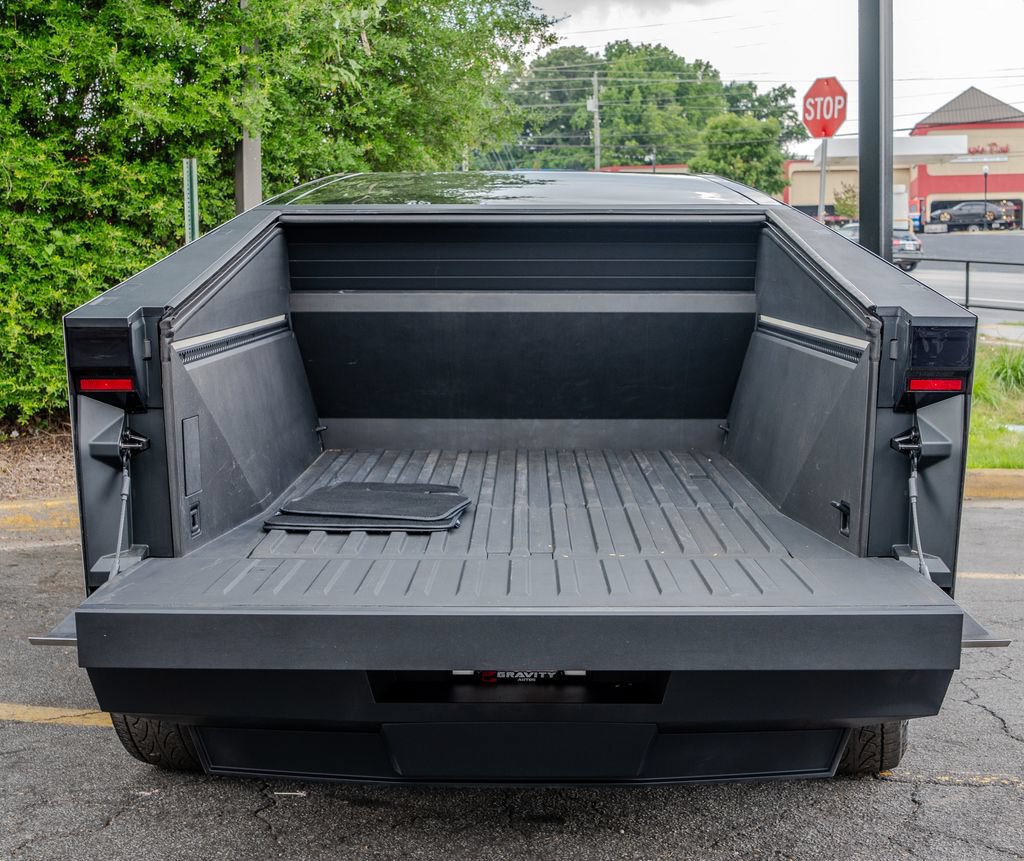 Used 2025 Tesla Cybertruck AWD Crew Cab image 24