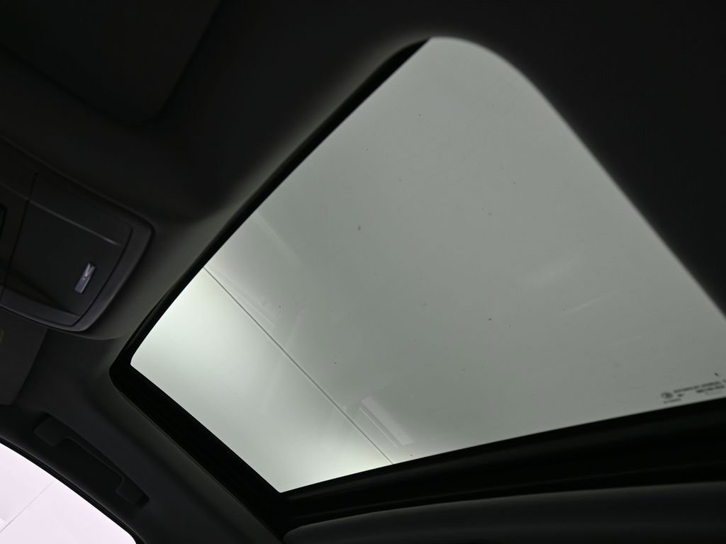 Used 2017 GMC Yukon SLT w/ Open Road Package image 32