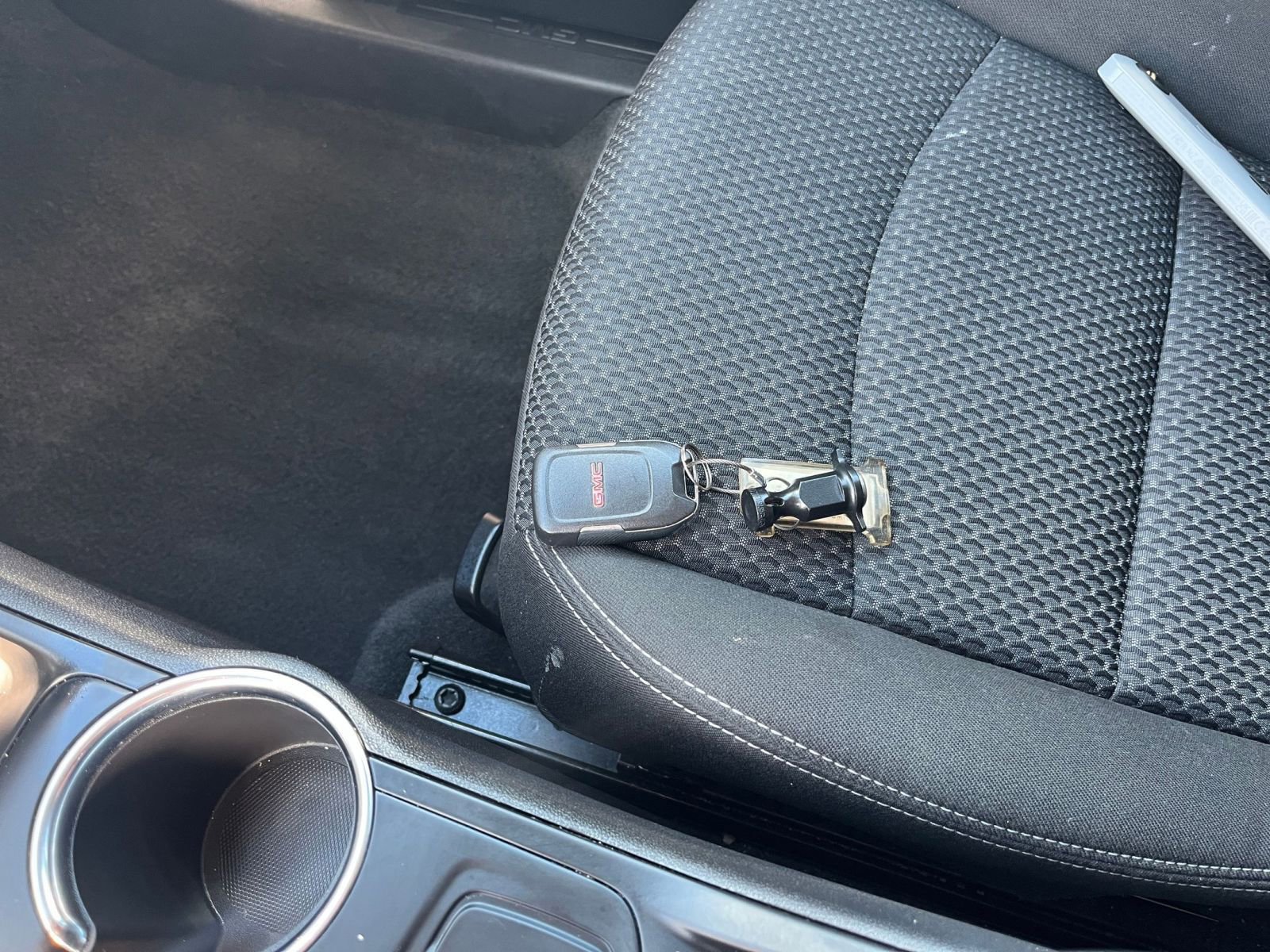 Used 2024 GMC Terrain SLE image 18