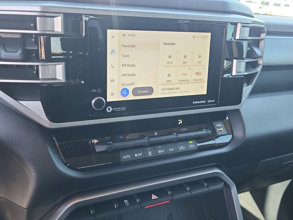 Used 2022 Toyota Tundra SR5 w/ SR5 Convenience Package image 18