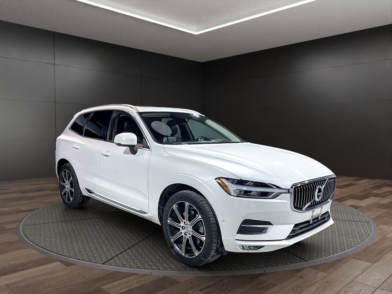 Used 2018 Volvo XC60 T6 Inscription w/ Convenience Package image 2