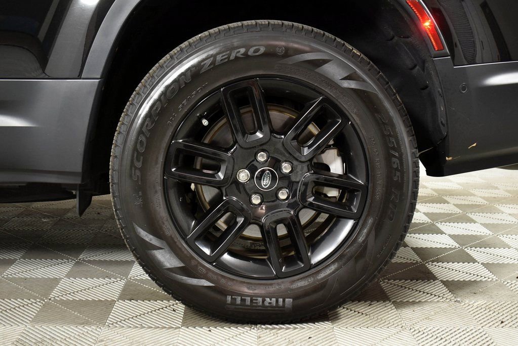 Used 2024 Land Rover Defender 130 S image 24