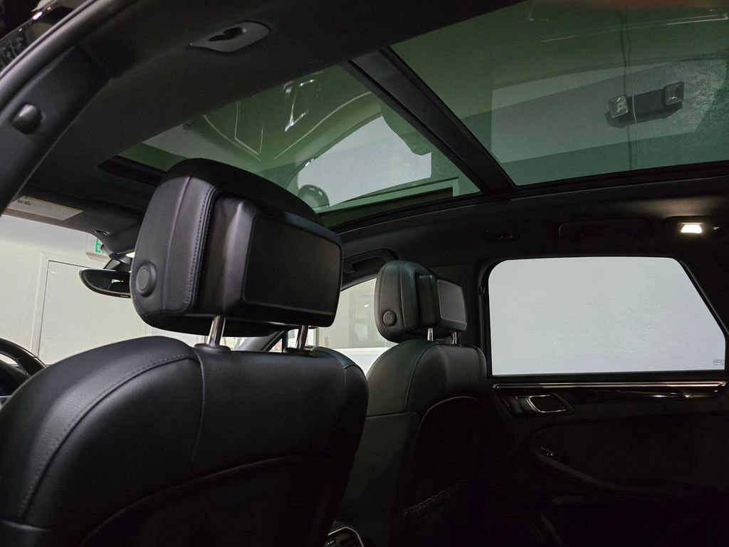 Used 2016 Porsche Macan S image 26