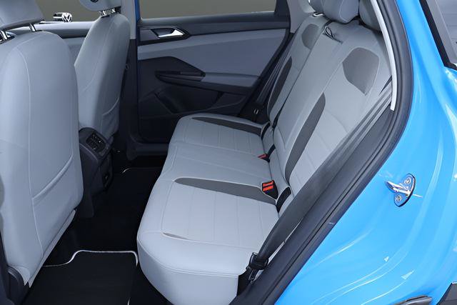 Certified 2023 Volkswagen Taos SE w/ Panoramic Sunroof Package AWD/4WD image 15