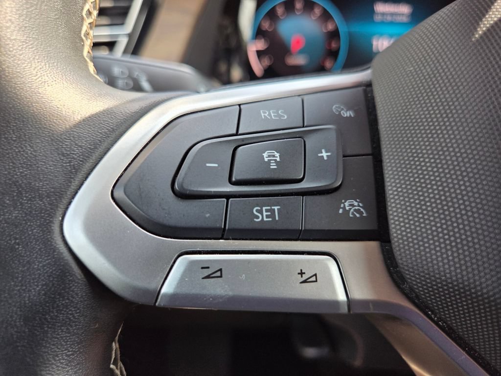 Certified 2025 Volkswagen Atlas SE FWD image 13