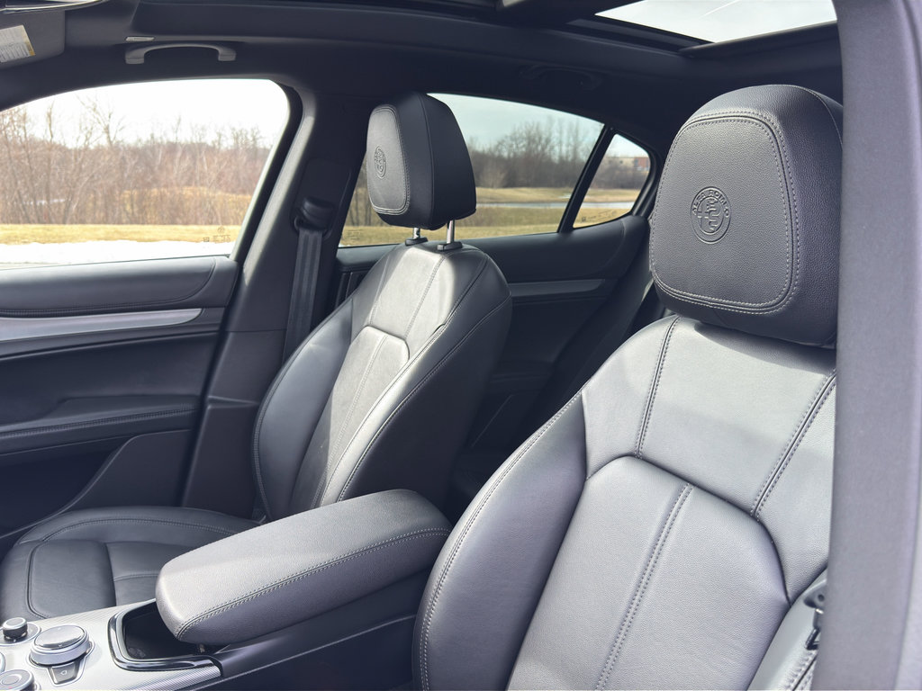 Used 2024 Alfa Romeo Stelvio Ti image 16