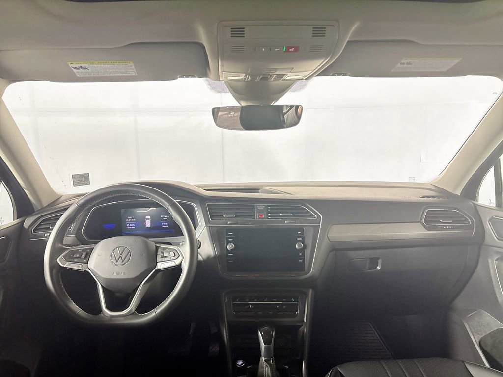 Certified 2022 Volkswagen Tiguan SE w/ Panoramic Sunroof Package image 12