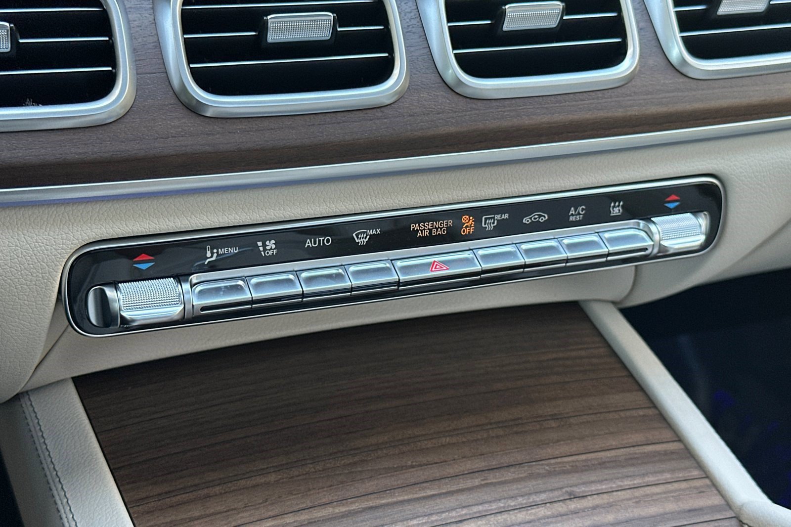 New 2026 Mercedes-Benz GLE 450e 4MATIC image 18
