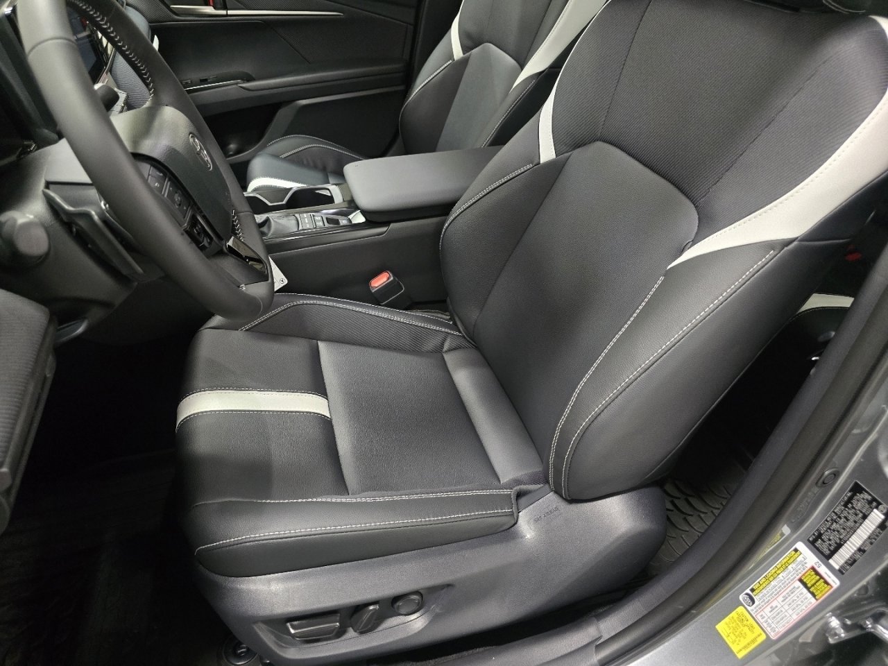 New 2026 Toyota Camry Hybrid image 22