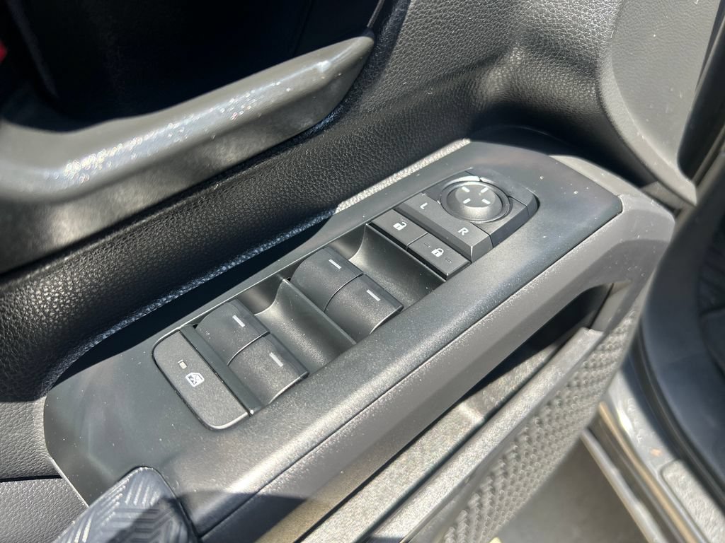 Certified 2025 Toyota Tacoma SR5 AWD/4WD image 11