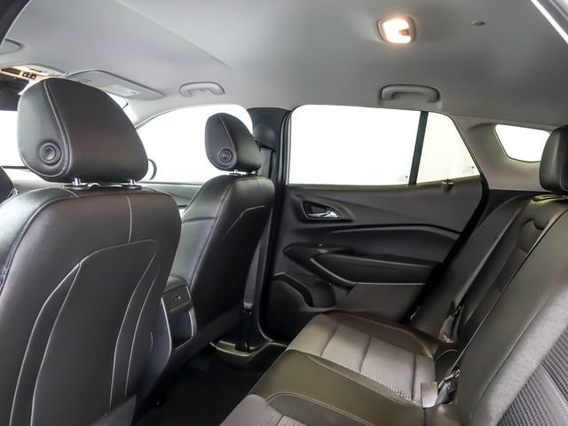 Used 2025 Chevrolet Trax LT w/ LT Convenience Package FWD image 15