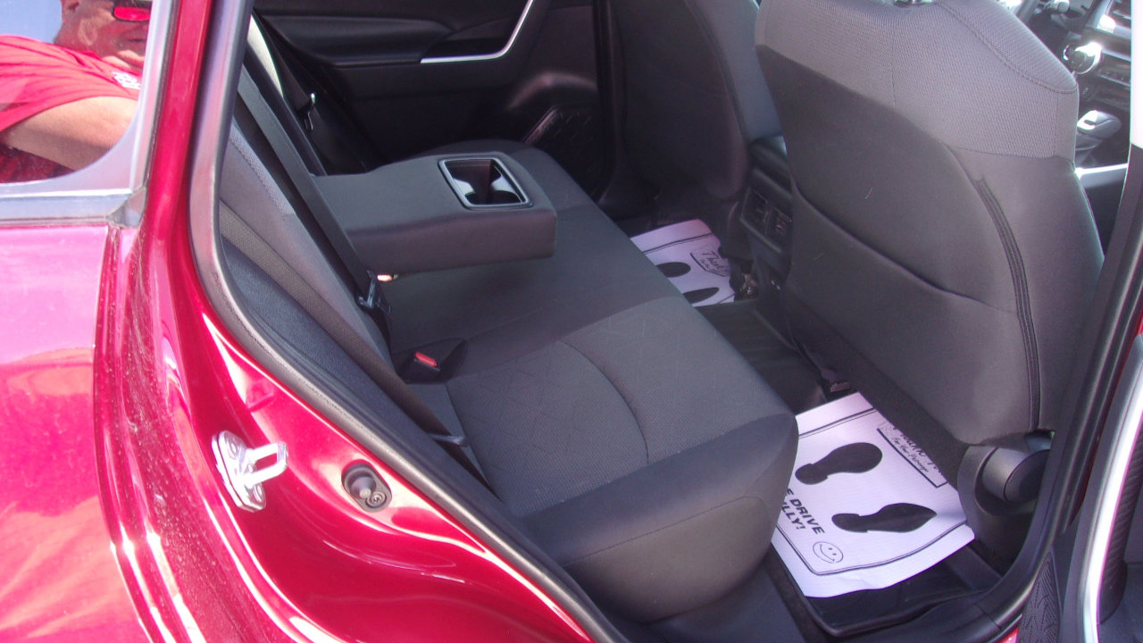 Used 2023 Toyota RAV4 XLE image 8