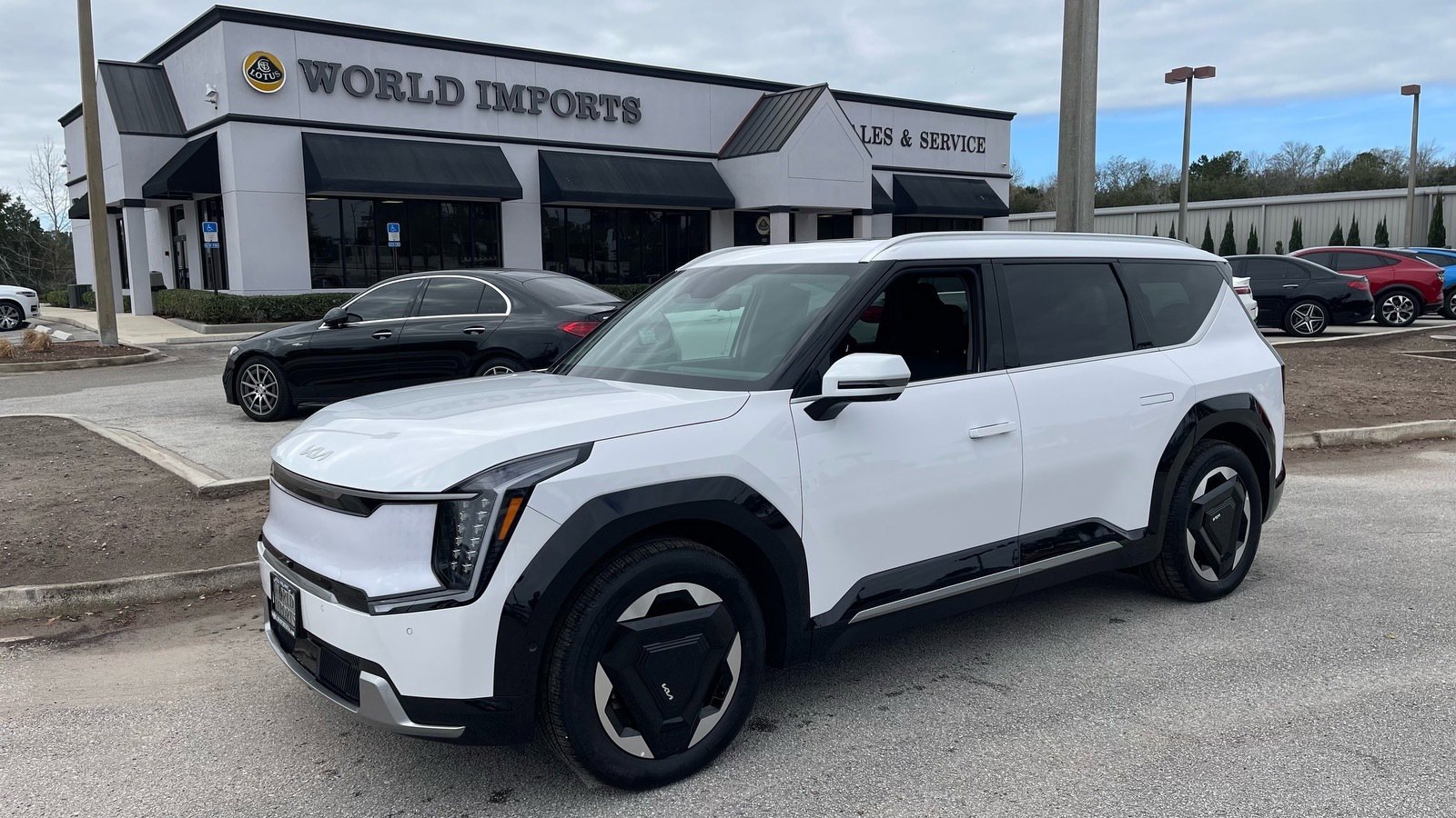 Used 2025 Kia EV9 Land w/ Towing Package image 55