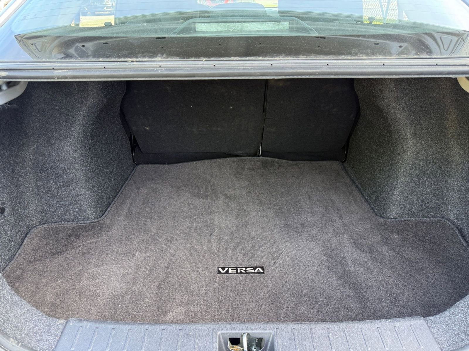 Used 2025 Nissan Versa SV FWD image 29