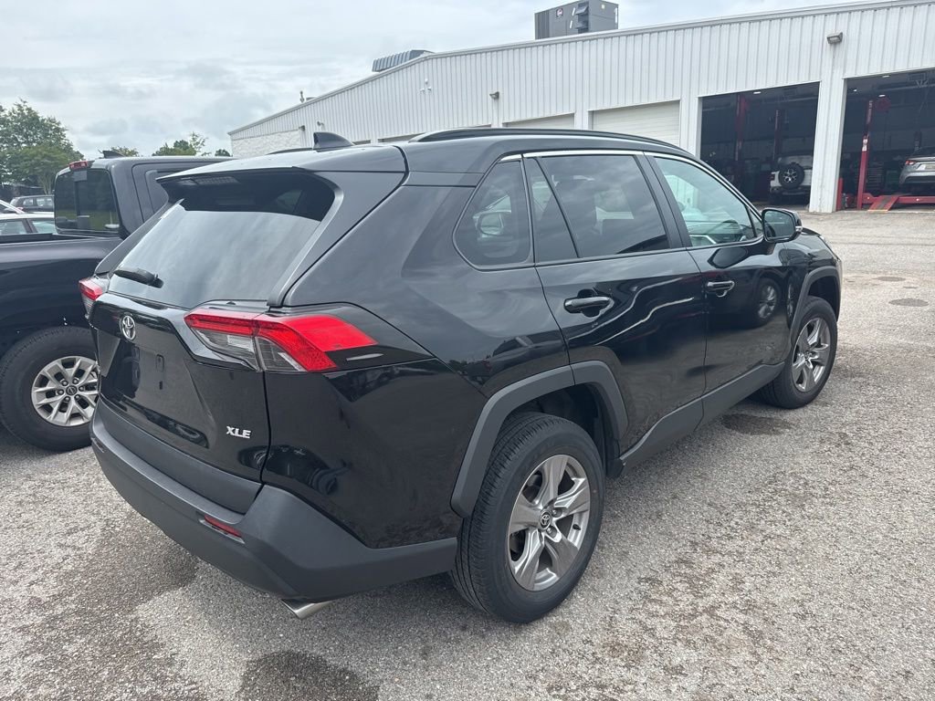 Used 2024 Toyota RAV4 XLE FWD image 3