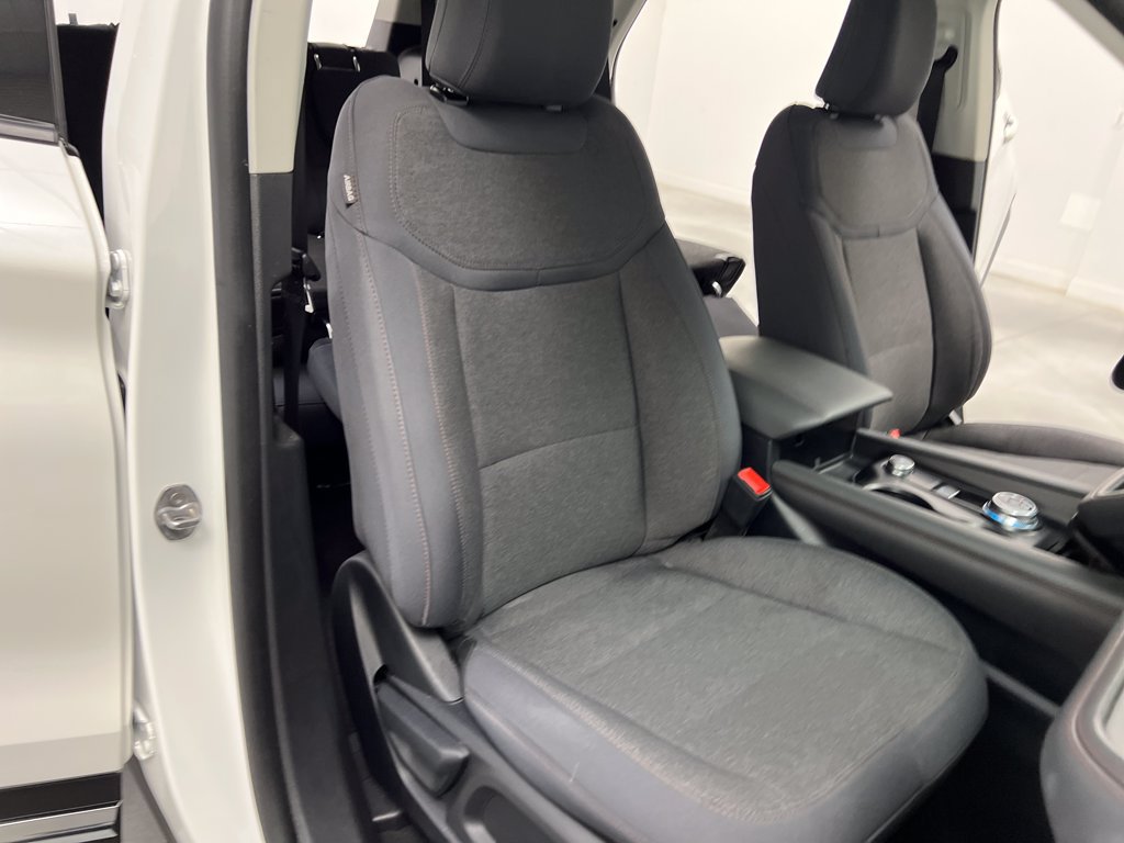 Used 2025 Ford Explorer Active RWD image 35
