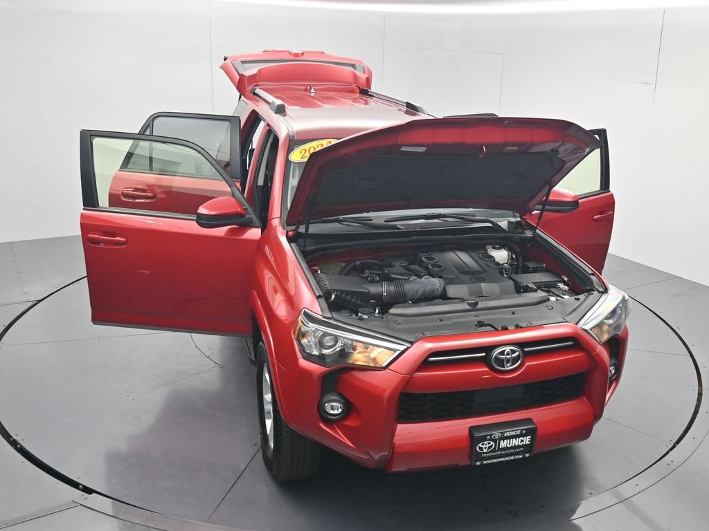 Used 2024 Toyota 4Runner SR5 AWD/4WD image 60