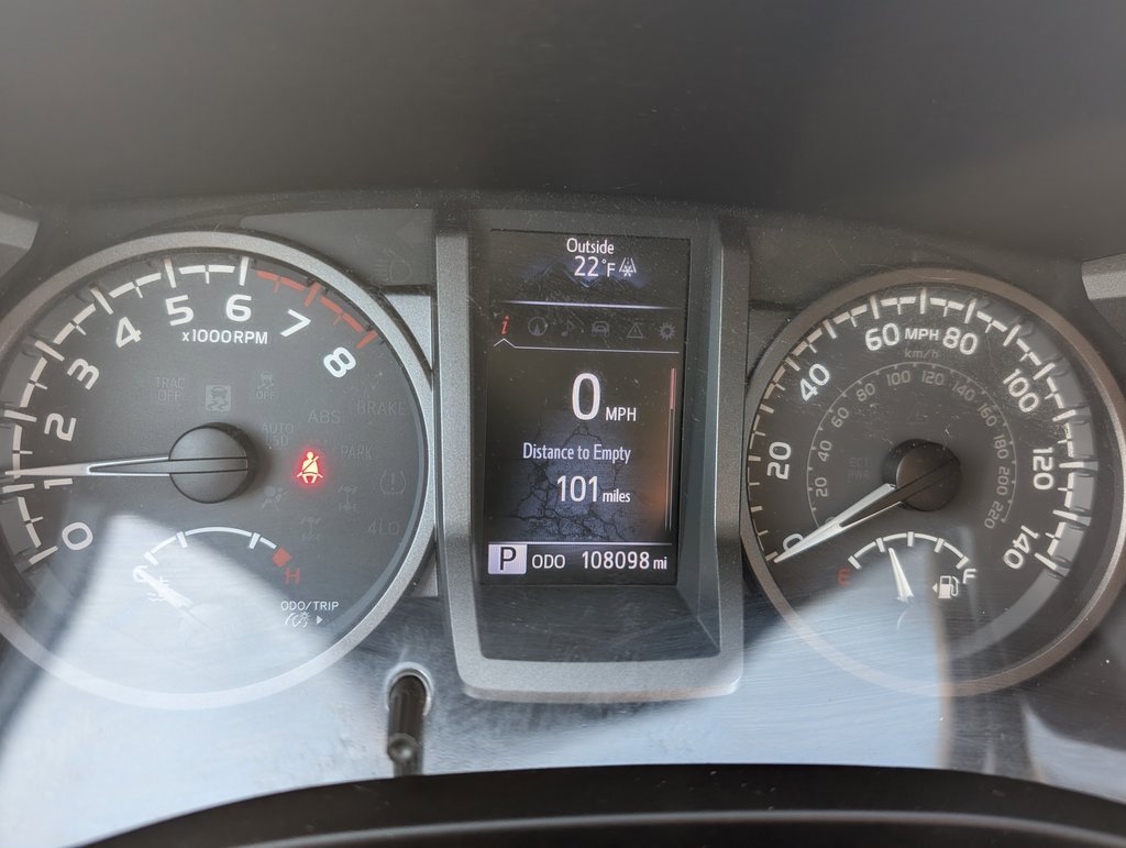 Used 2017 Toyota Tacoma TRD Sport w/ Tow Package (A/T) image 25