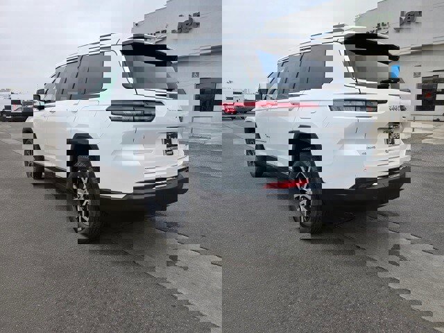 New 2025 Jeep Grand Cherokee L Limited w/ Trailer Tow Package image 5