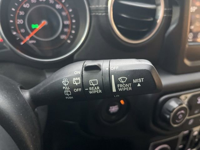 Used 2018 Jeep Wrangler Unlimited Sahara image 17