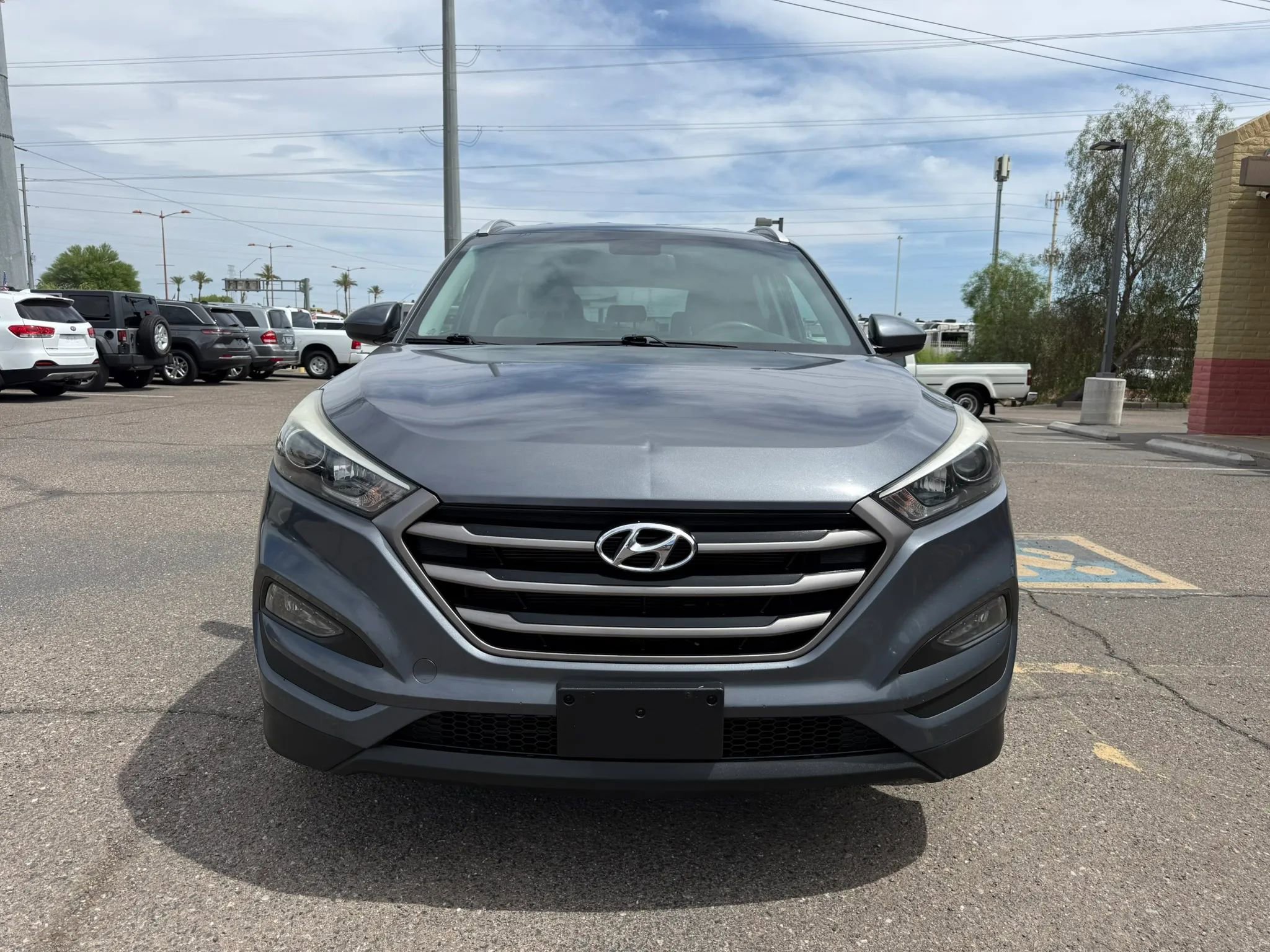Used 2016 Hyundai Tucson SE w/ Option Group 02 FWD image 3