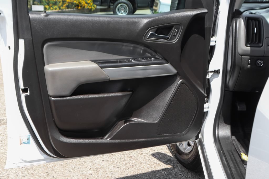 Used 2015 Chevrolet Colorado LT w/ Luxury Package RWD image 18