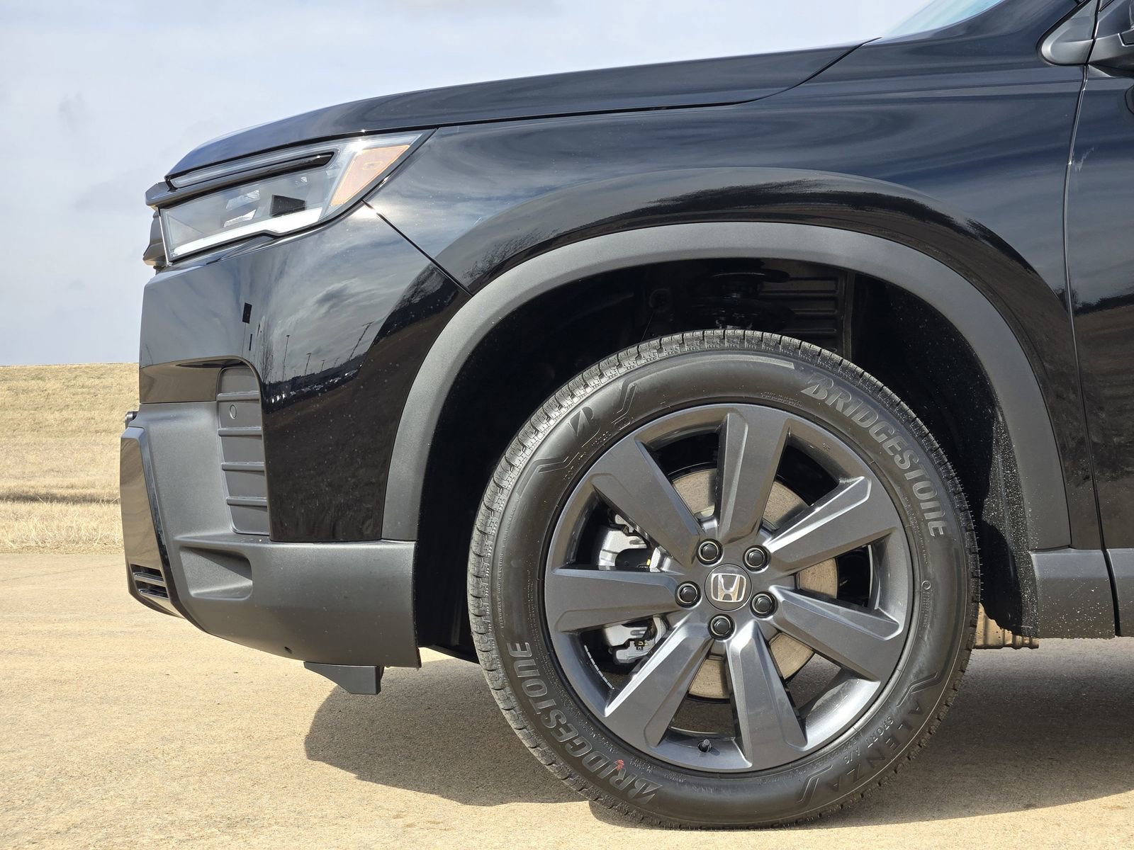 New 2026 Honda Pilot Sport image 10