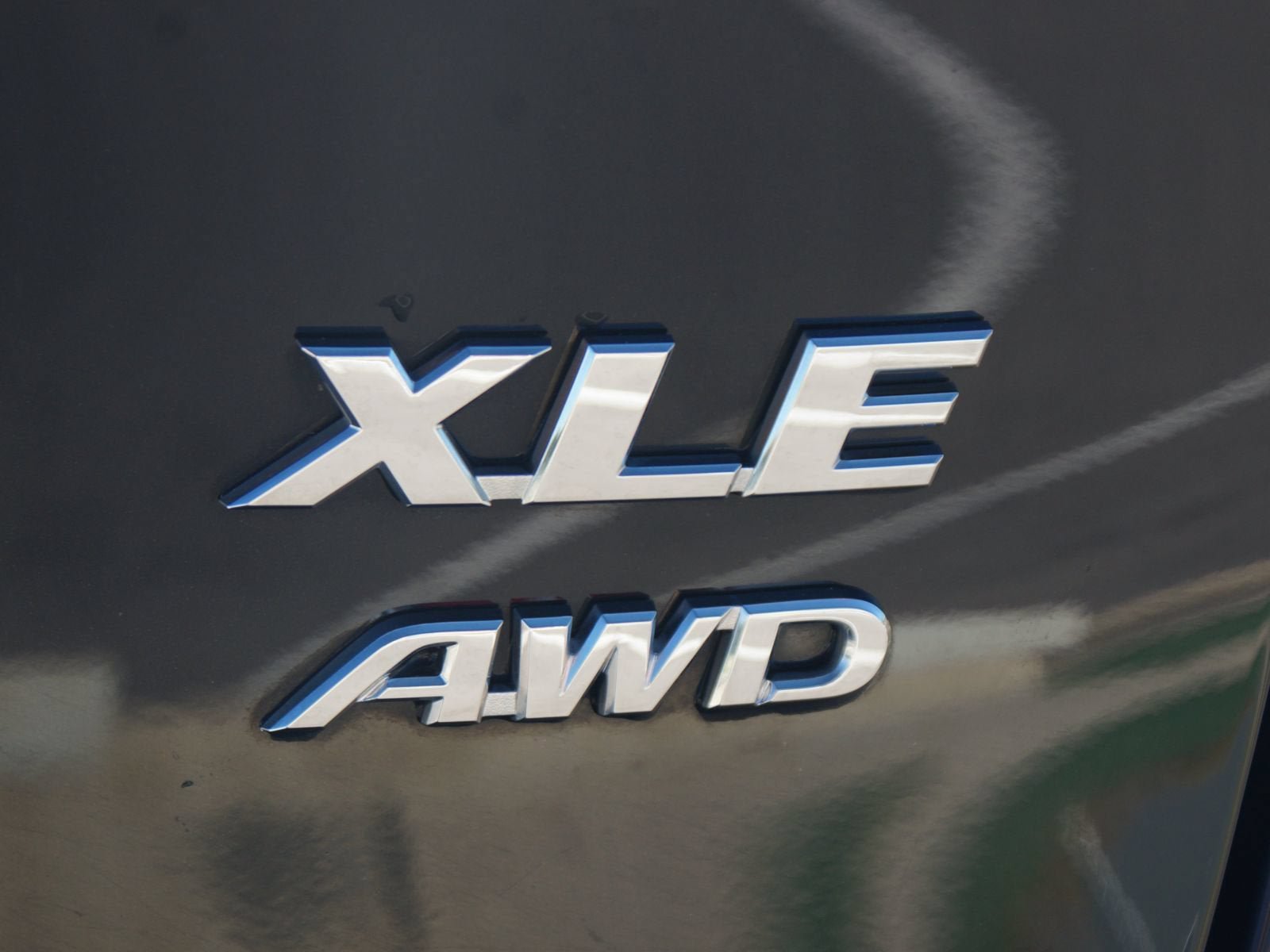 Used 2025 Toyota RAV4 XLE AWD/4WD image 18