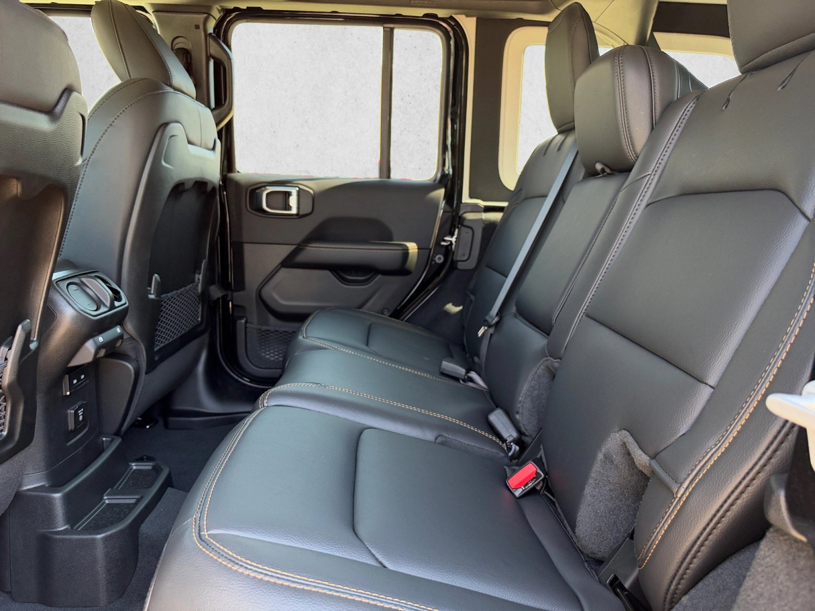 New 2027 Jeep Wrangler Unlimited Sahara AWD/4WD image 17